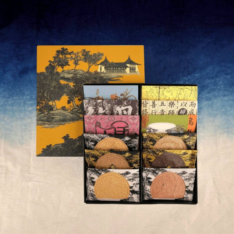 櫟社的茶餅禮盒，結合台灣茶茶包與門市造型餅乾，為濃厚文化韻味的伴手禮。